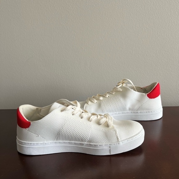 The‎ Greats Royal Knit Sneakers White Red Men’s Size 7/ Women’s 8.5 main image 4